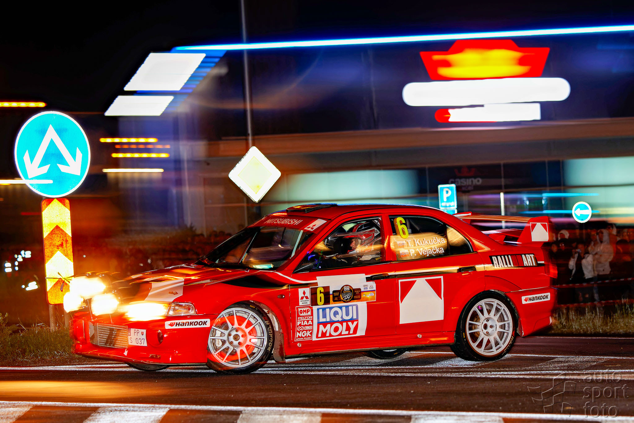 T. Szabosi;asf72740-2.jpg